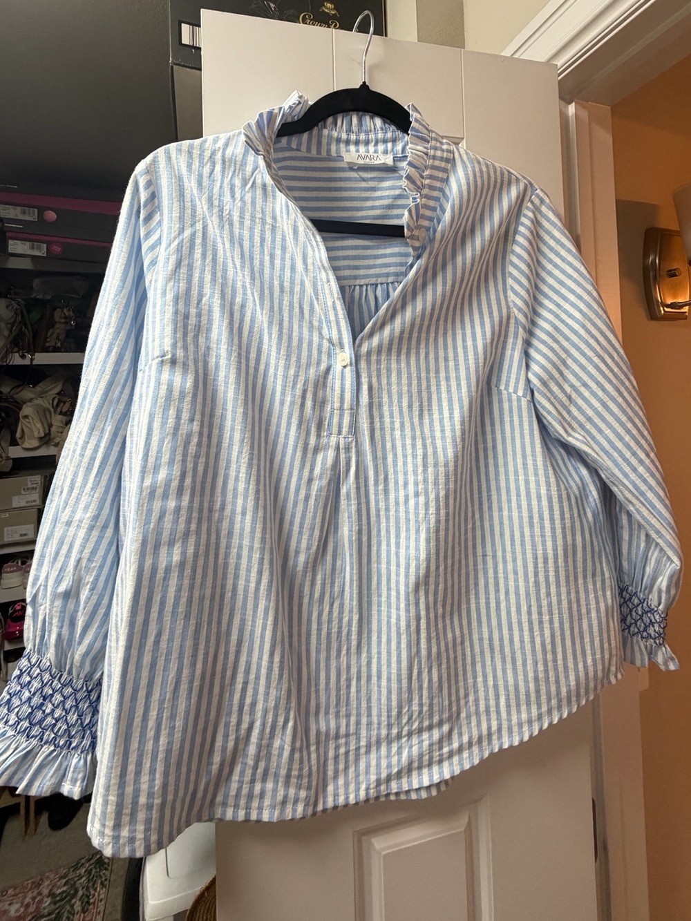 AVARA Blue & White Striped Smocked-Cuff Top Medium